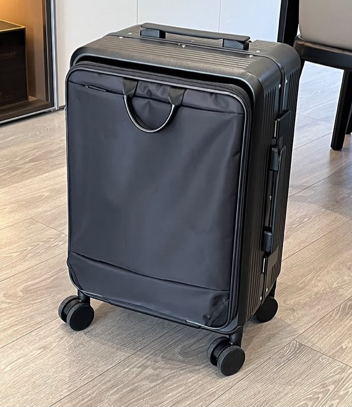 Executive Metallic Grey Hard Shell Carry-On Travel Suitcase – Front-Access Fabric Workstation Pocket with Spinner Wheels